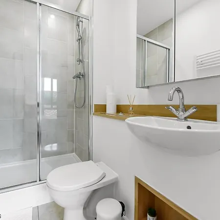 Exclusive 3 Bed 3Bath Penthouse Near Canary Wharf London Exterior photo